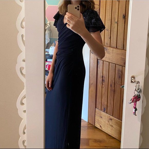 Ruffle-Cap-Sleeve Jersey Gown - Picture 6 of 9